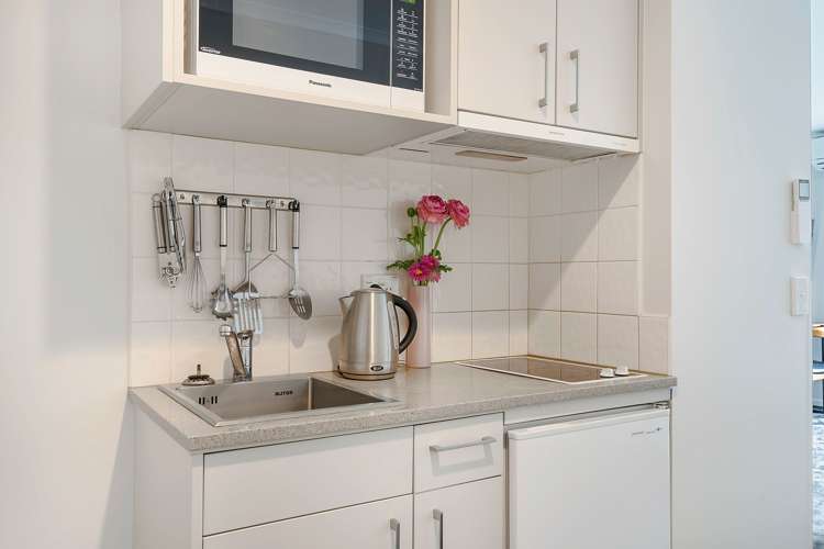 8D Quest Building 363 Queen Street_5