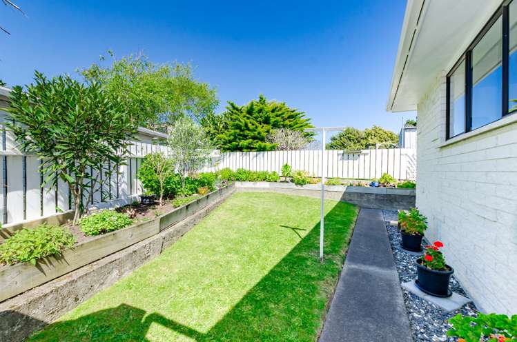 2 Malfroy Lane Raumati Beach_22