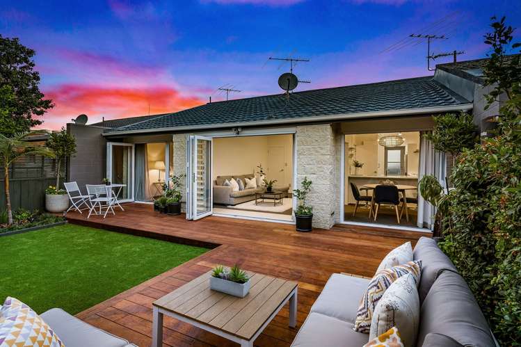 2/40 James Evans Drive Northcote_0