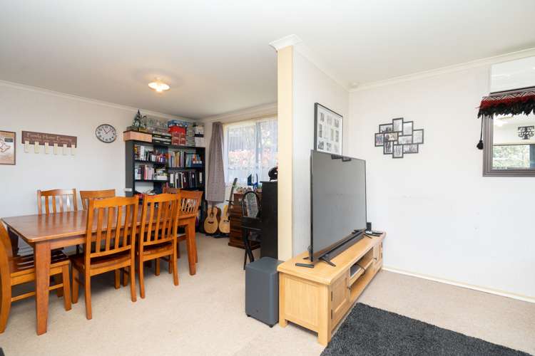 23 Pointon Glade Grandview Heights_6