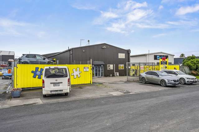 58 and 60 Firth Street Drury_3