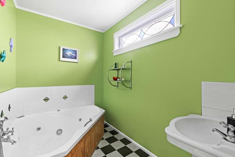 8 Lighthouse Road Bluff Hill_19