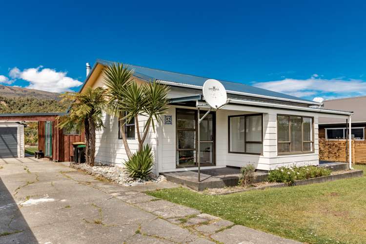 52 Mcgill Street Waimangaroa_0