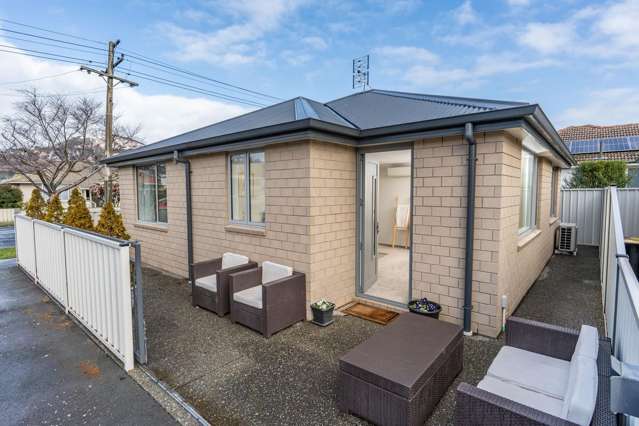 Wow... Check Out This Sharp Priced Townhouse!!!
