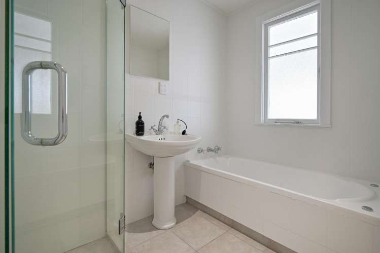 1008 Frederick Street West Mahora_13