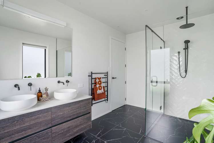 141 Devereux Road Winton_13