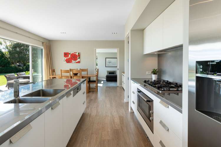 6 Orakei Place Welcome Bay_12