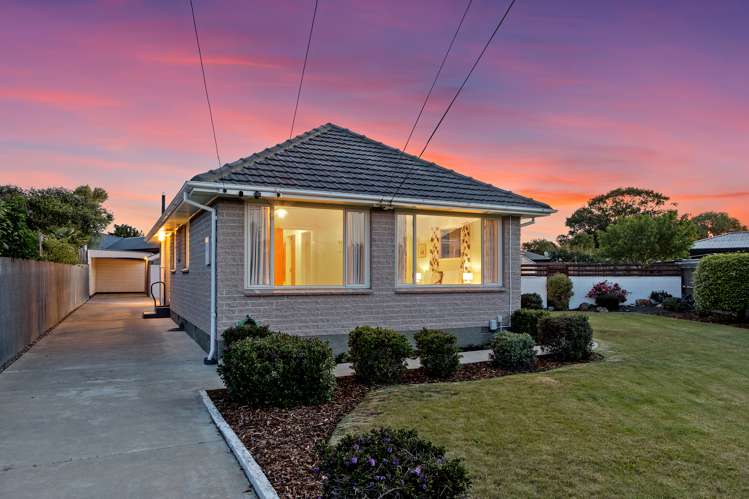 16 Wimborne Crescent Aranui_17