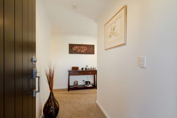 9 Gregory Grove Clive_2