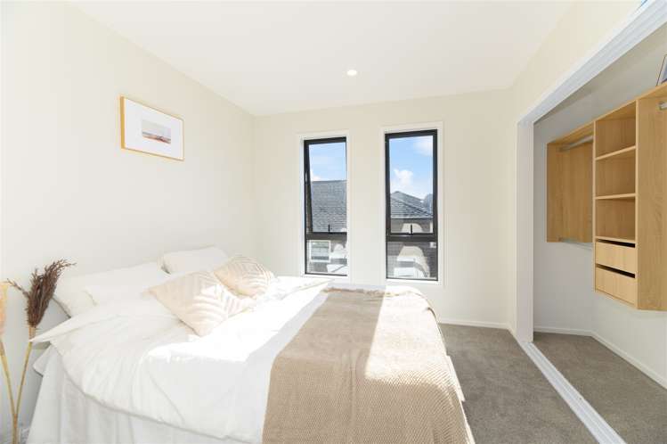 7/11 Scanlen Terrace Kelston_9