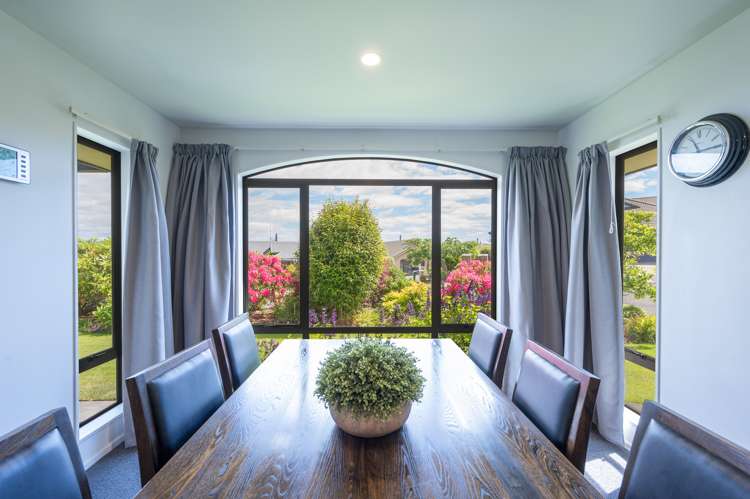 23 Olympus Way Richmond_10