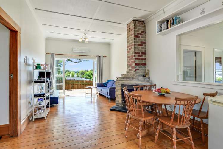 75 Tuhikaramea Road Dinsdale_2