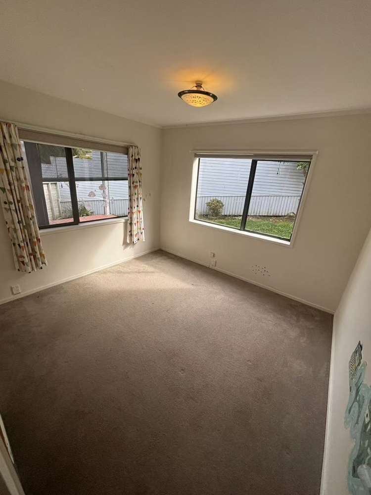 9 Greenvalley Rise Glenfield_7