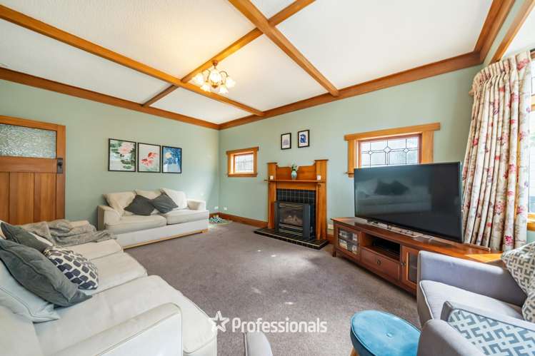 143 Whites Line East Waiwhetu_9