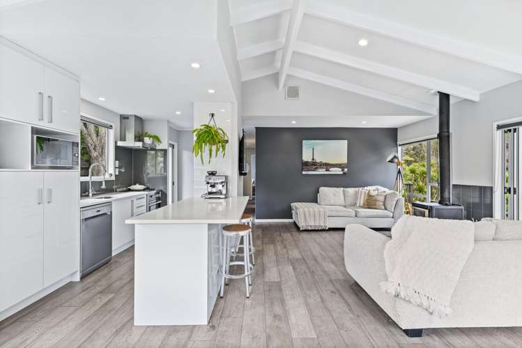 43 Onedin Place Titirangi_7