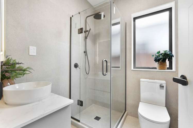 18 & 20 Furlough Road Opaheke_23