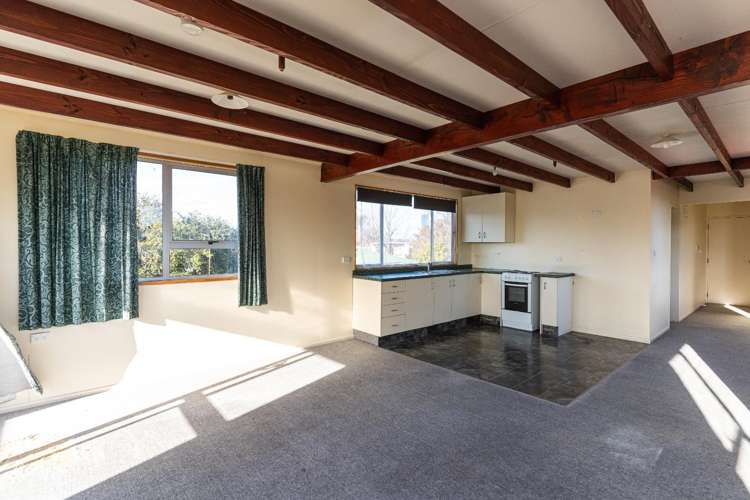 4/196 Kimbolton Road Feilding_3