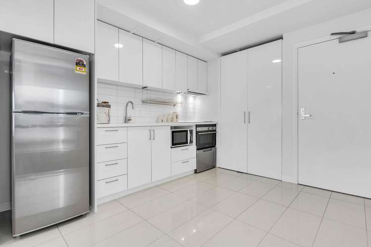 1104/168 Hobson Street Auckland Central_8