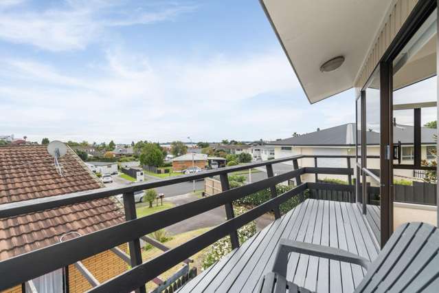 48 Eaton Crescent Matua_1