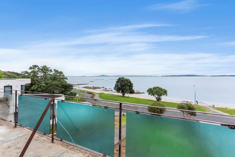 22 Omana Esplanade Maraetai_17