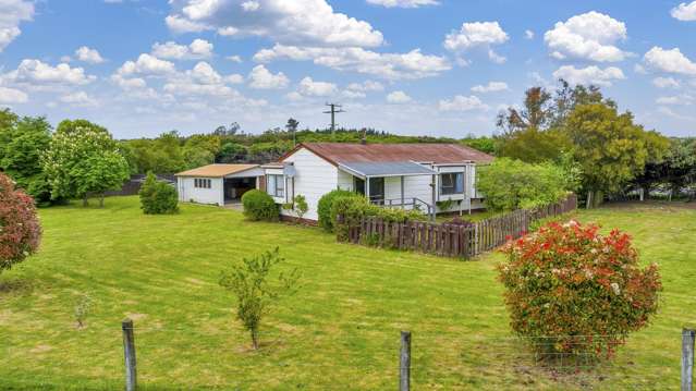 Saddle Up - 10 Acres Opposite Eyreton Domain!