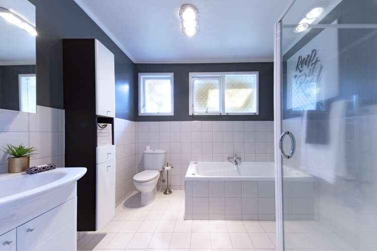 76 Tiroroa Avenue Te Atatu South_4