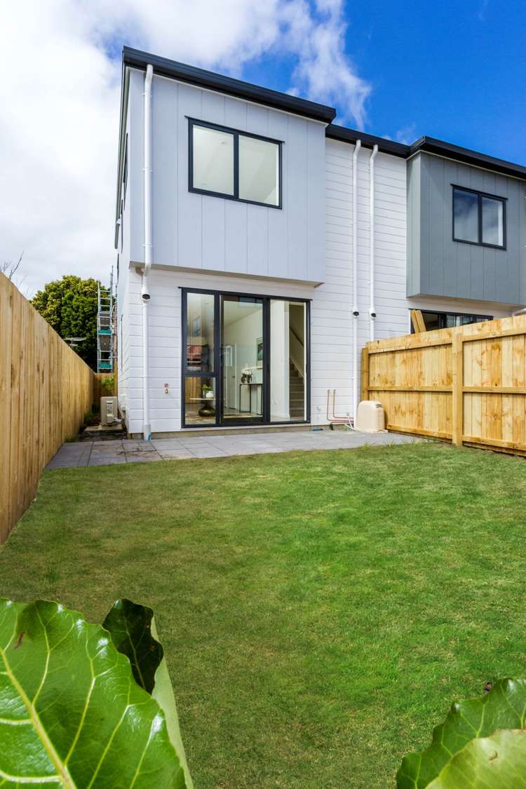 8/10 Arney Road Ranui_1