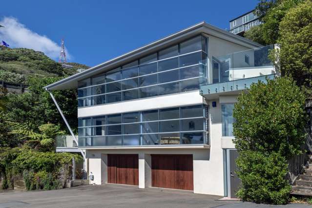 WARREN AND MAHONEY JEWEL IN ORIENTAL BAY