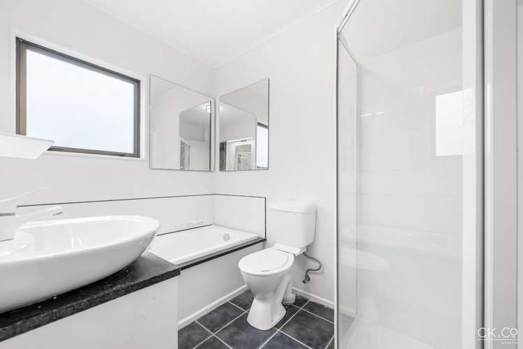 12 Roman Close Silverstream_11