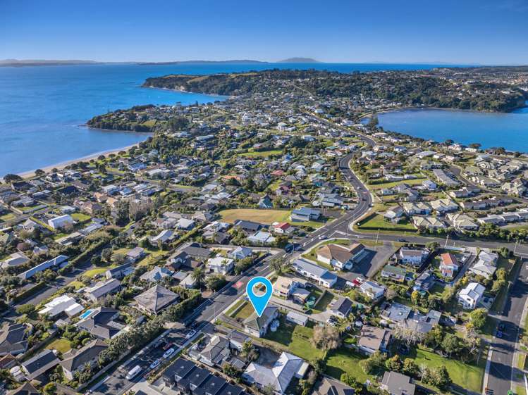 2/941 Whangaparaoa Road Manly_18