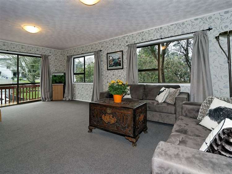 17 Easter Parade Glen Eden_13