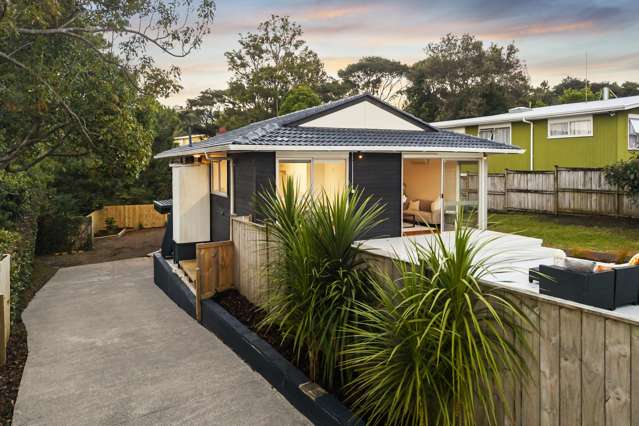 SPACIOUS FAMILY LIVING WITH POTENTIAL INCOME