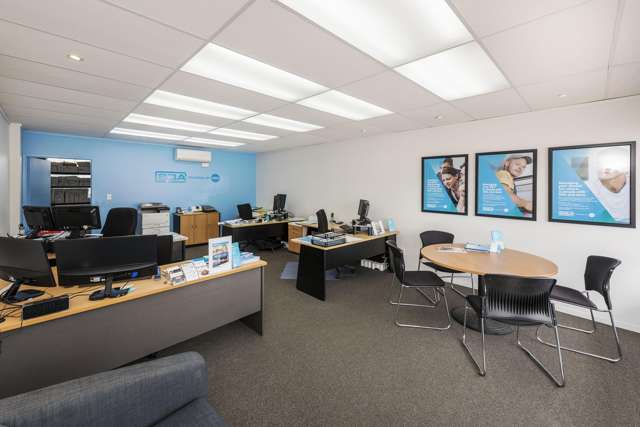Retail/159 Kitchener Road Milford_2