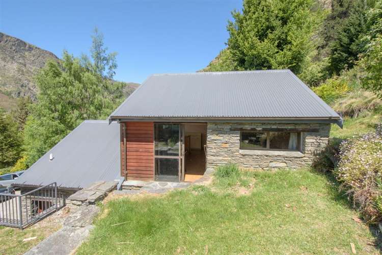 20 Arthurs Track Arthurs Point_13