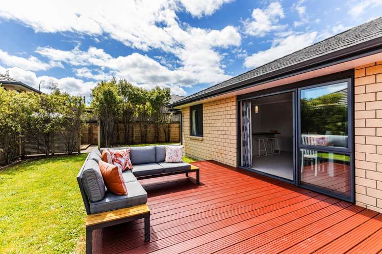 64 Sunstone Crescent Brown Owl_17
