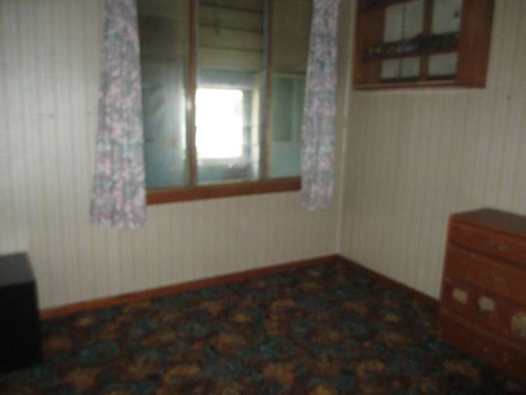 3 Side Street Clinton and Surrounds_2