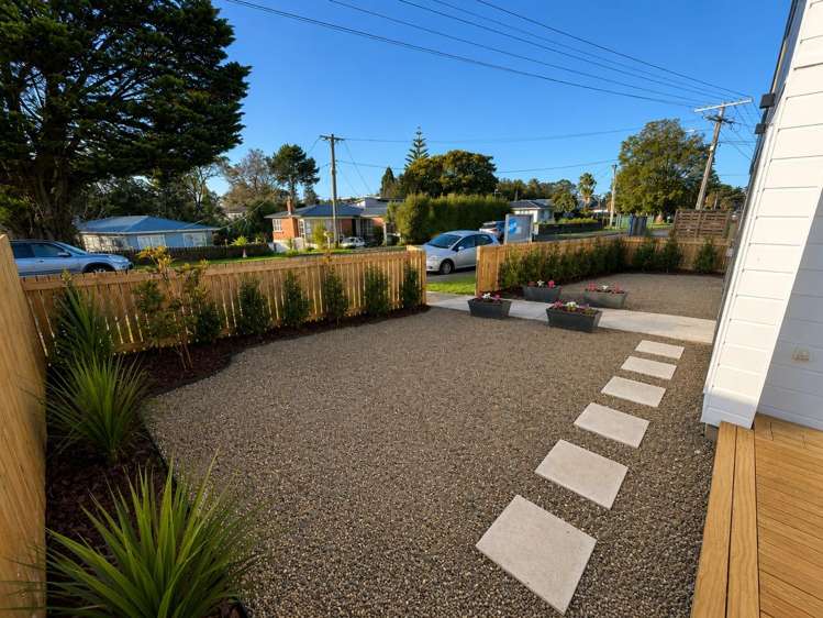 1/36 Longburn Road Henderson_17