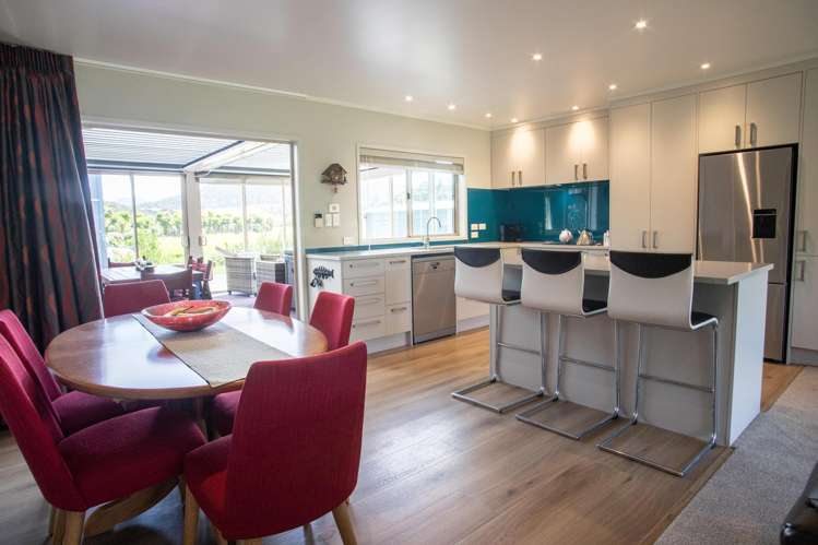 109 Ocean Beach Road Tairua_11