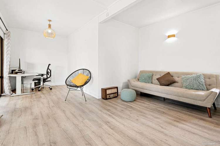 2/41 Jacaranda Avenue Beach Haven_13