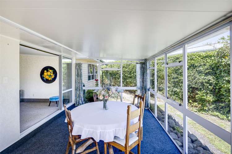 66 Menin Road Onekawa_6