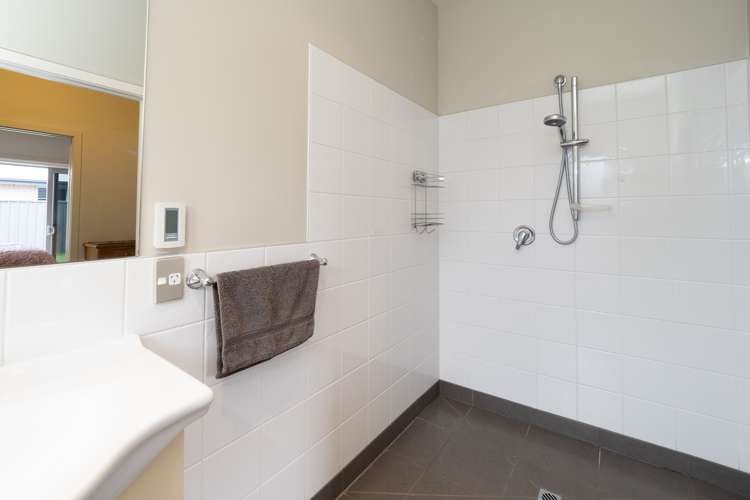 8 Somerset Grove Allenton_15