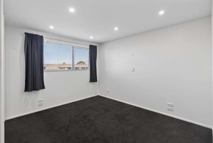 11 Holt Place Burnside_32
