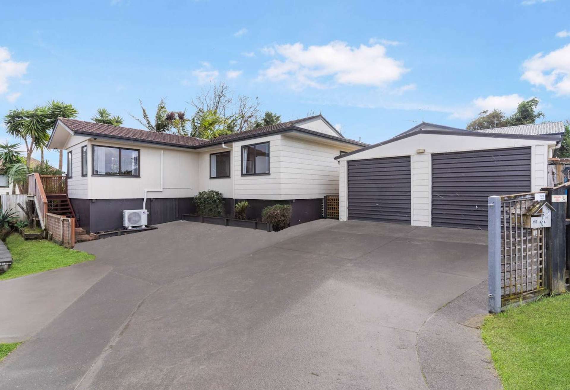 165 Bradbury Road Botany Downs_0