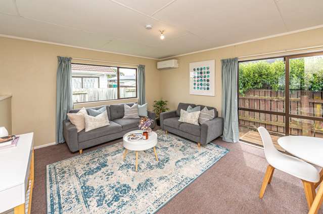 12B Cornwall Road Springvale_1