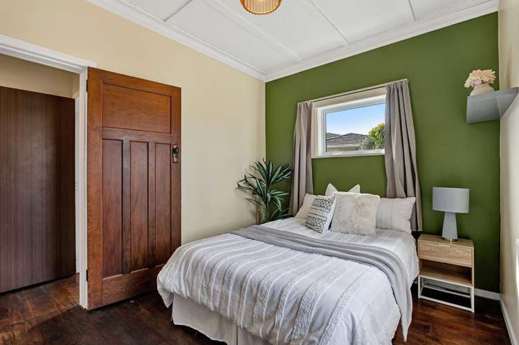 33 Baring Terrace Strandon_6