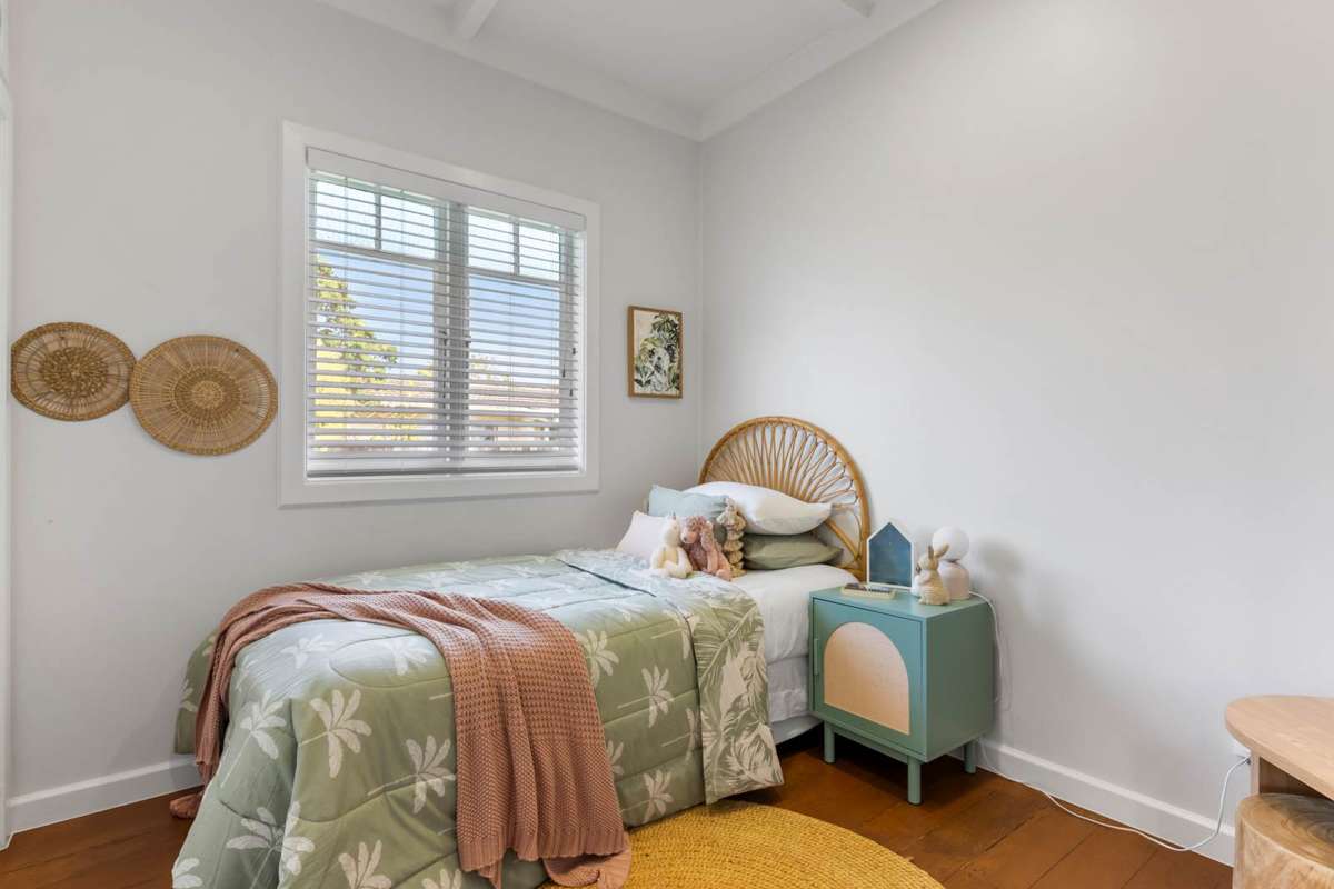 1584 Great North Road_4