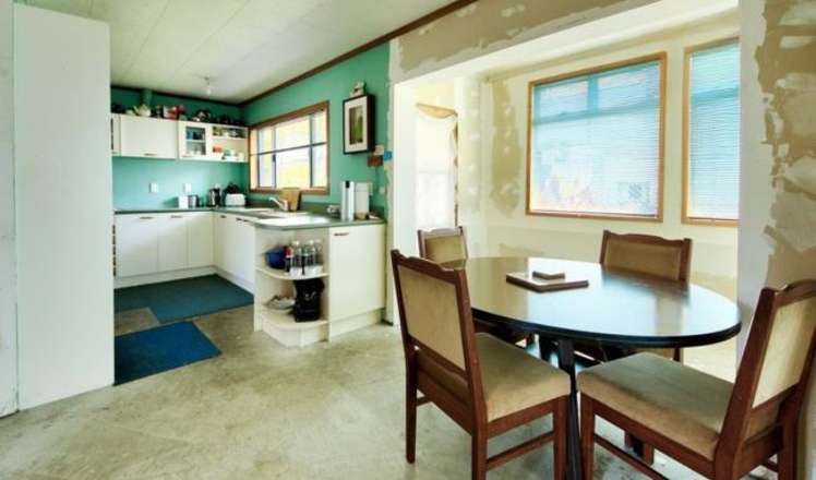 46 Queen Mary Avenue New Lynn_3