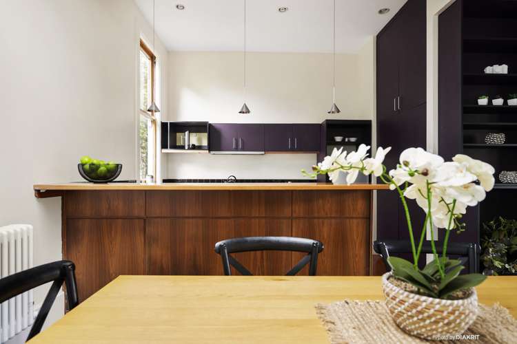 21 The Parade Island Bay_7