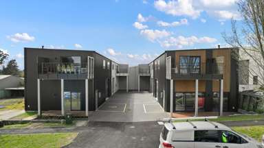 Unit 1-4/2 Tahi Street_2