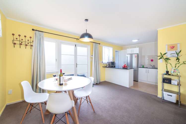 2/123 Bruce Mclaren Road Henderson_6